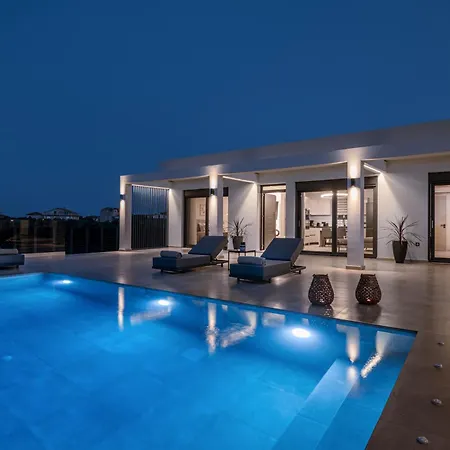 Valley View Villas, By Tk Management Villa