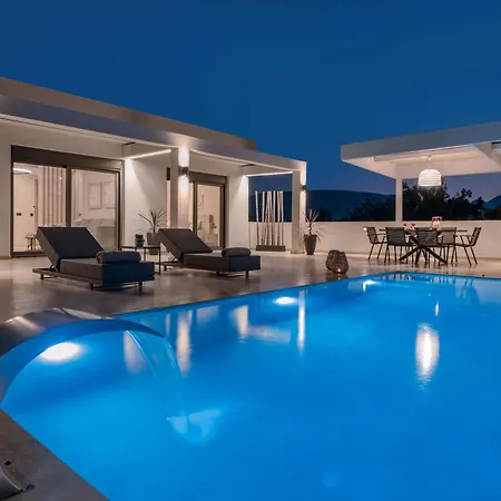 Valley View Villas, By Tk Management *