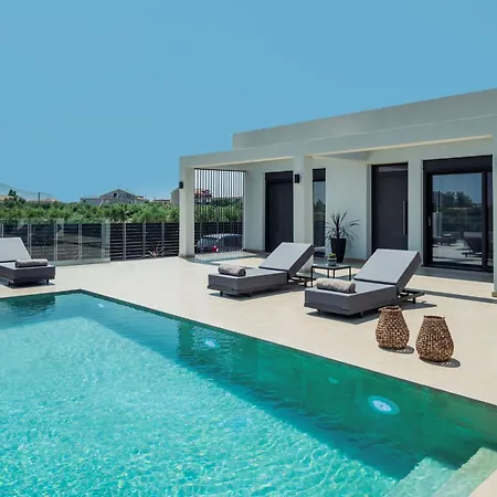 Valley View Villas, By Tk Management